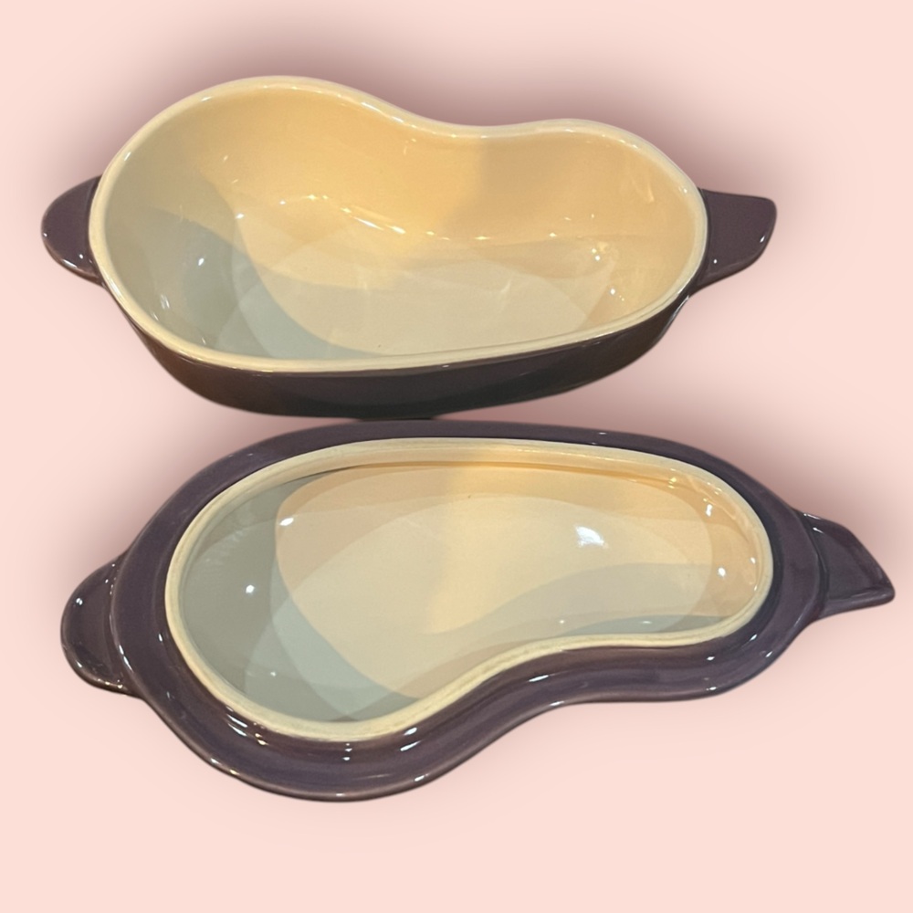 Le Creuset Stoneware Eggplant Cocotte (Cassis) - Picture 3 of 4